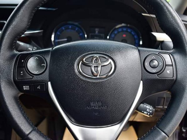 No.00200001 : Toyota Altis 1.8V A/T 2016